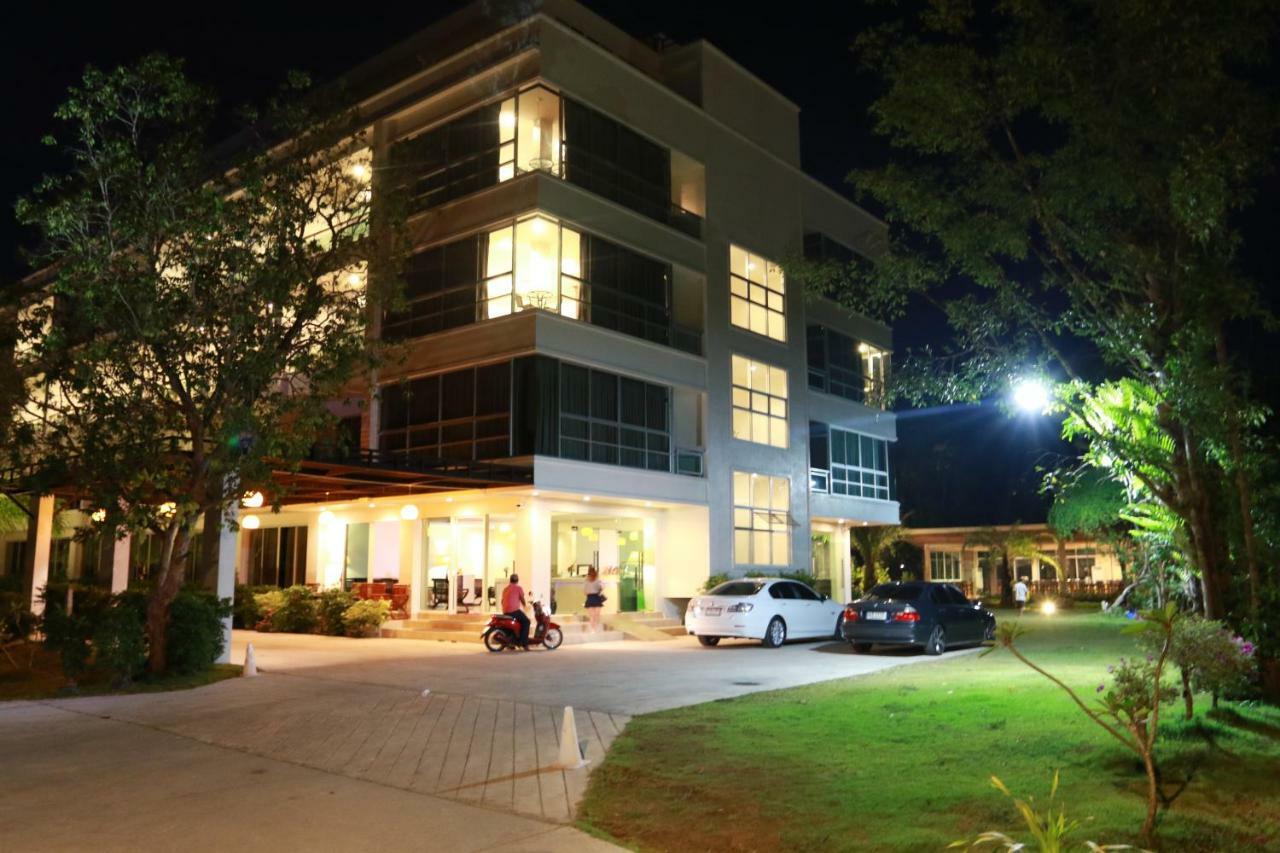 The Pano Hotel & Residence Ao Nang Exterior photo